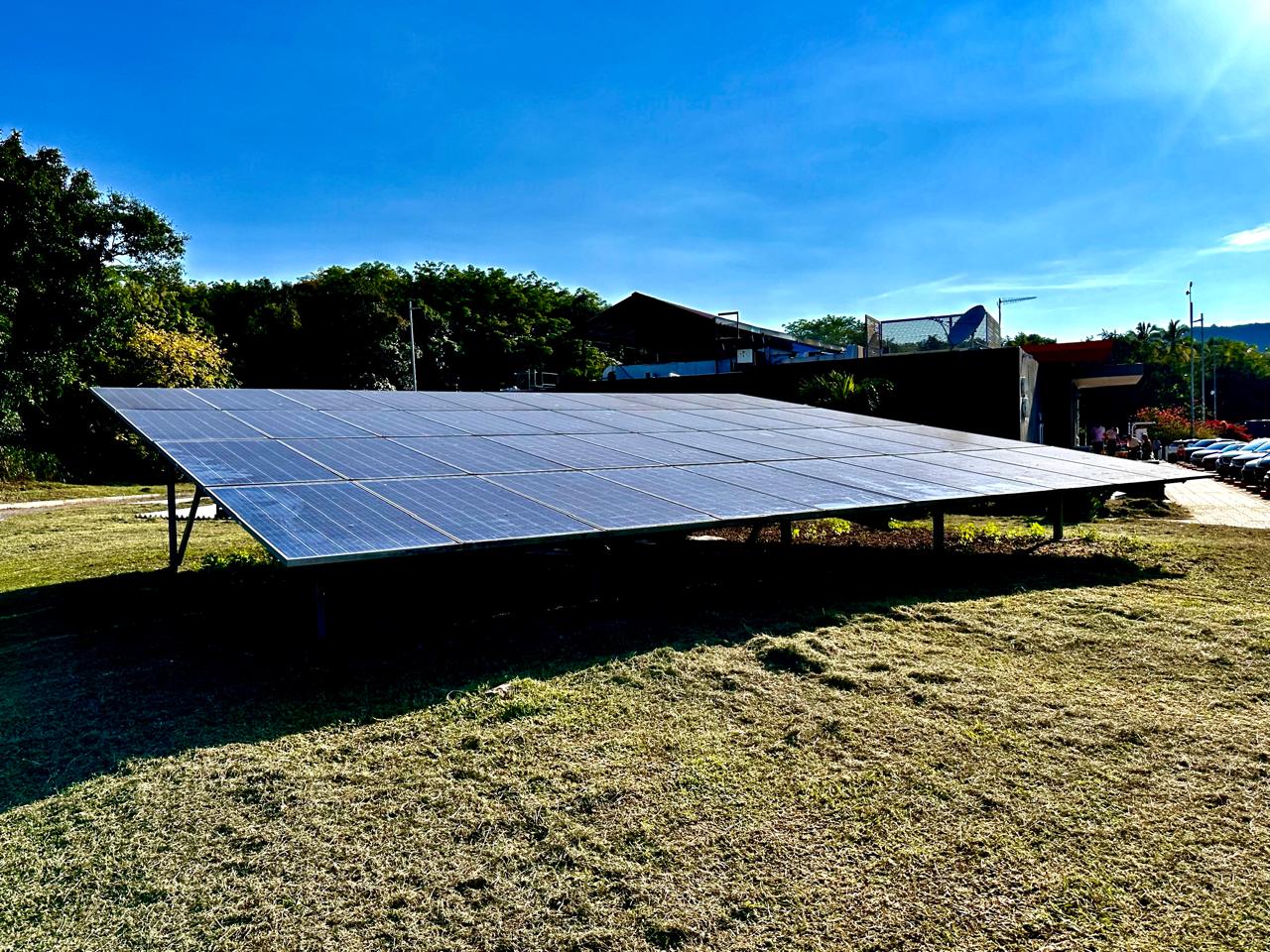 Seguridad y Luces Solares para el Colegio